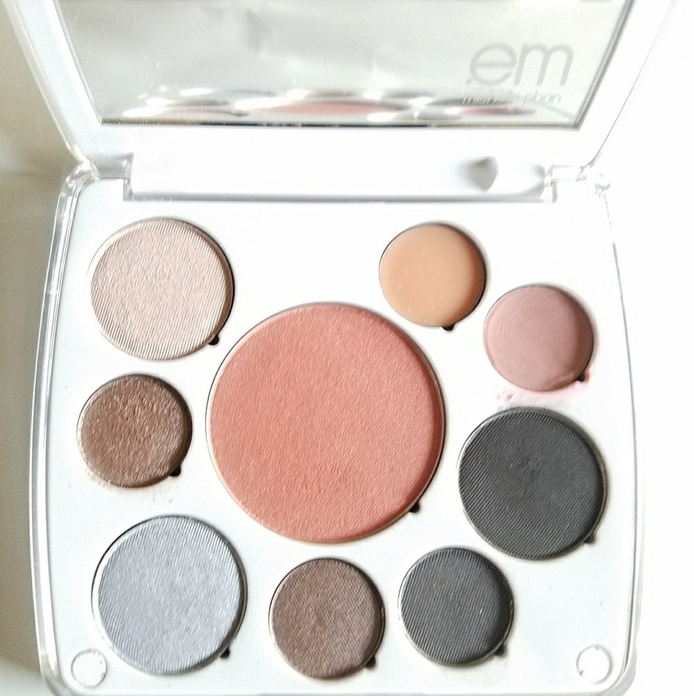 em Michelle Phan life palette mini: ice bunny