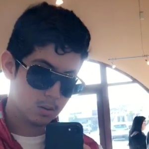 Meet your Posher, Leo