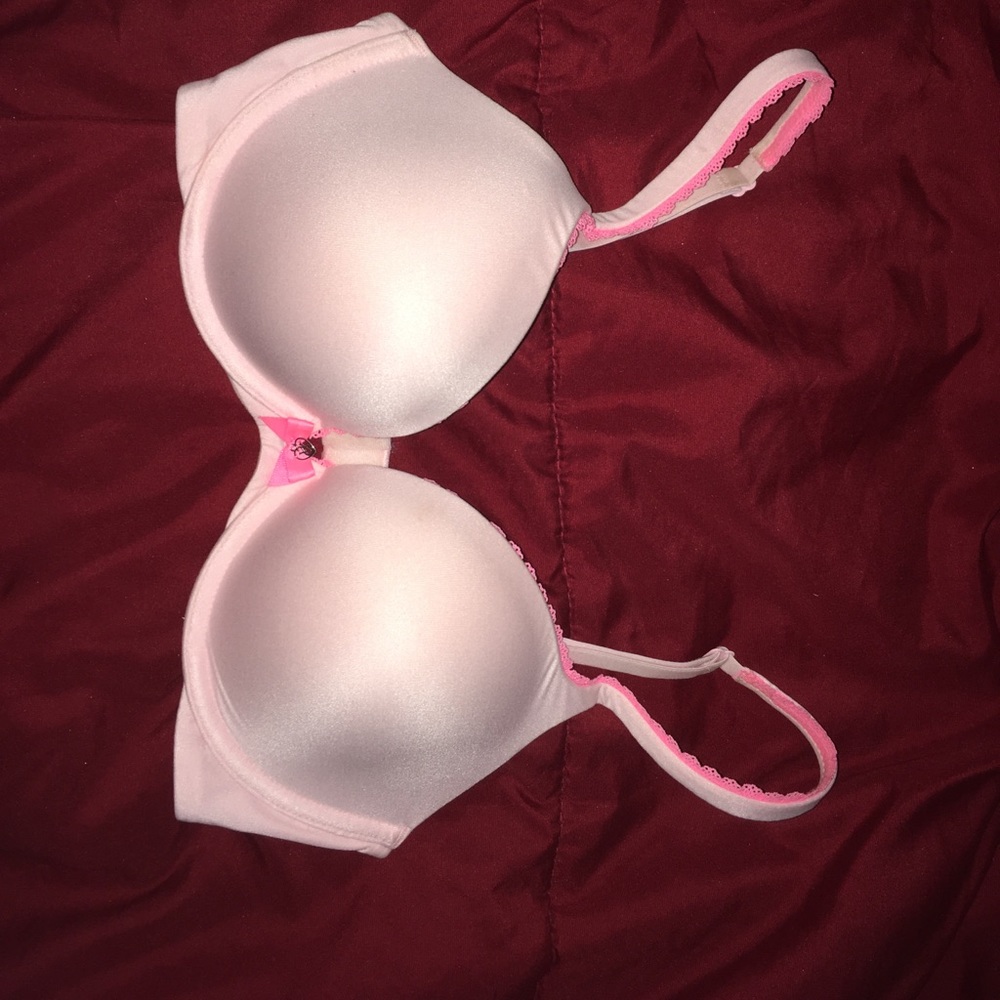 Victoria's Secret body by Victoria push up bra