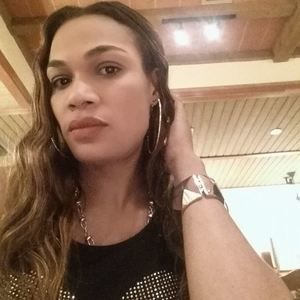 Meet your Posher, Mona