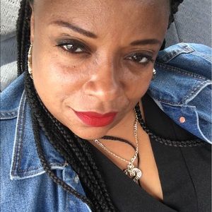 Meet your Posher, Janis