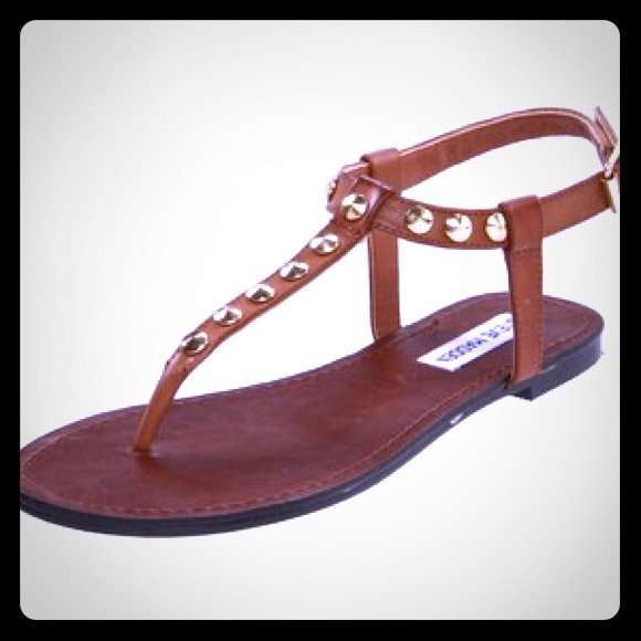 Steve Madden Shoes - Steve Madden "Virttue" Leather T-strap Sandal