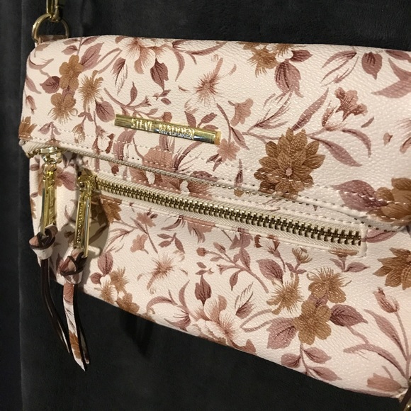 Steve Madden crossbody. - Picture 2 of 7