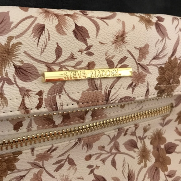 Steve Madden crossbody. - Picture 3 of 7