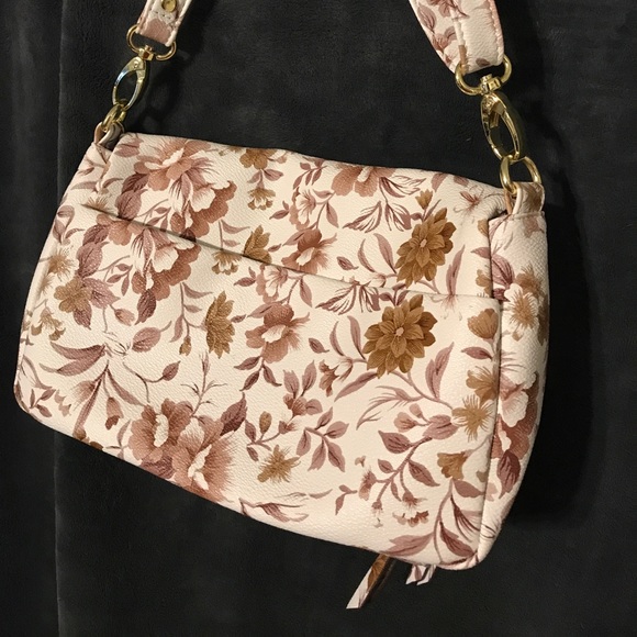 Steve Madden crossbody. - Picture 4 of 7