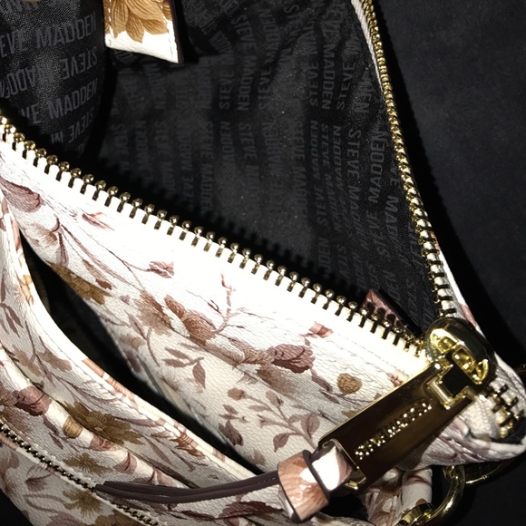 Steve Madden crossbody. - Picture 7 of 7