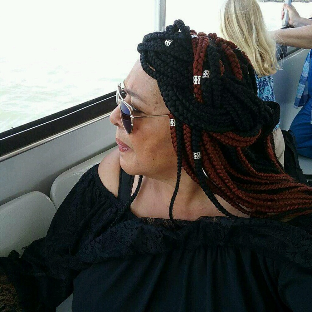 Meet your Posher, Iris