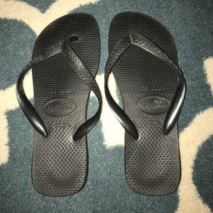 Black havaianas flip flops size 6
