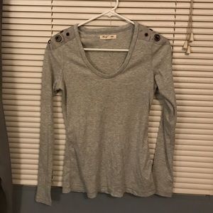 Gray long sleeve shirt.