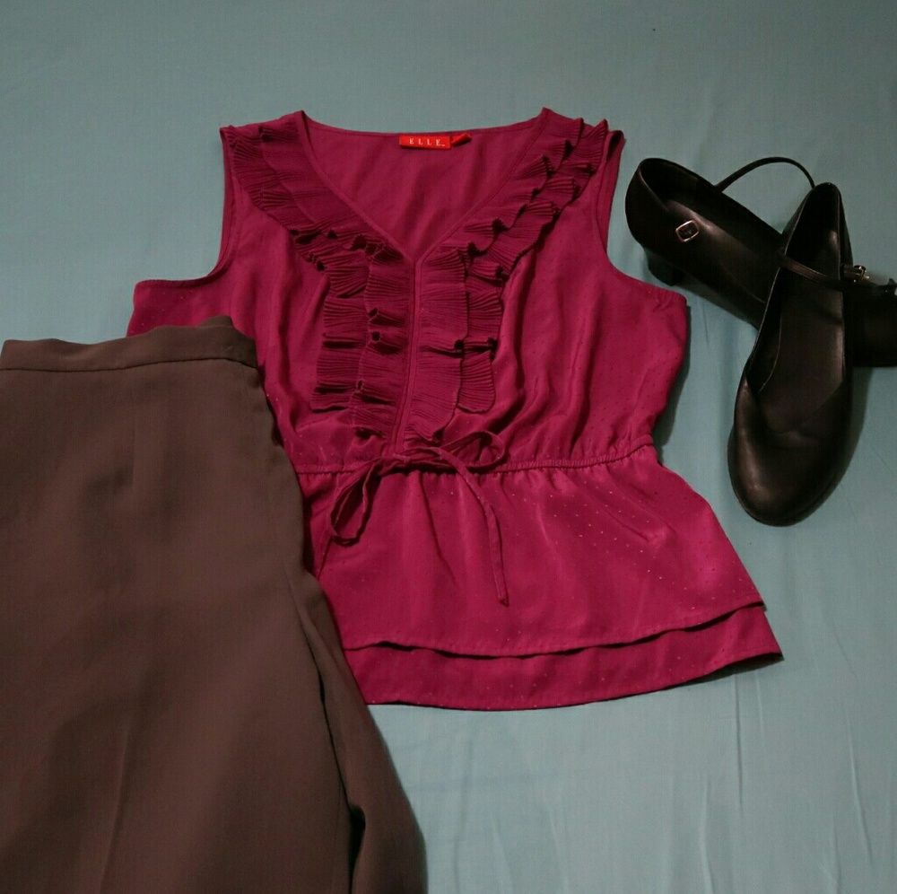 Ruffled sleeveless tank top