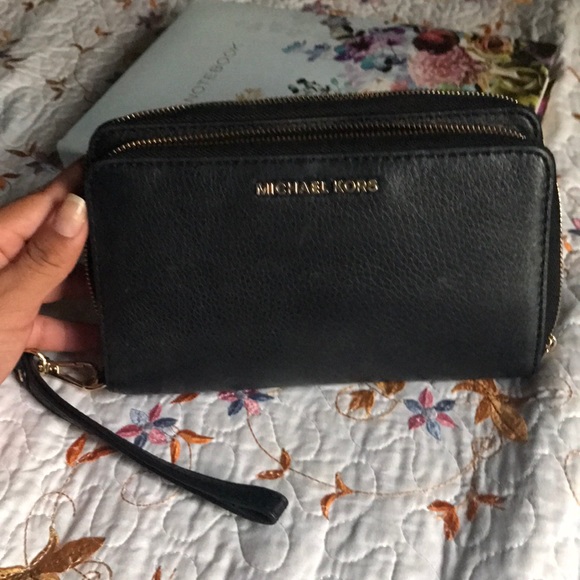 Michael Kors Adele Double Zip 100% leather wallet - Picture 3 of 4