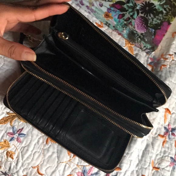 Michael Kors Adele Double Zip 100% leather wallet - Picture 4 of 4