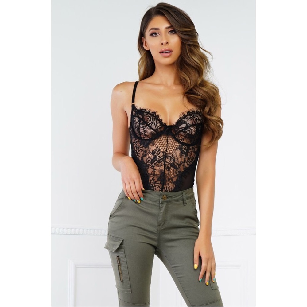 🆕 Khloe Lace Bodysuit - Picture 3 of 6