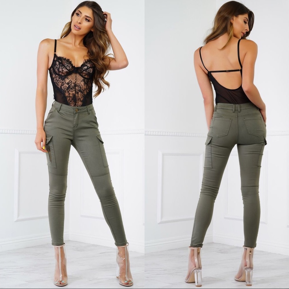 🆕 Khloe Lace Bodysuit - Picture 4 of 6