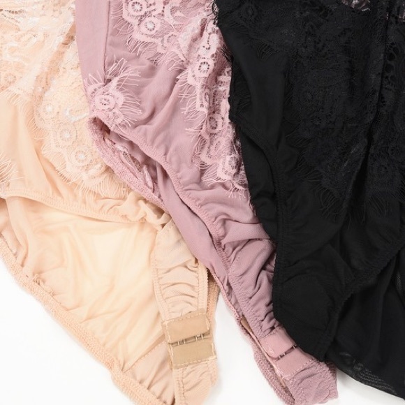 ๐ Khloe Lace Bodysuit - Picture 6 of 6