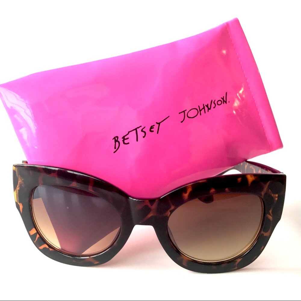 Throw Back Days Shades by Betsey Johnson