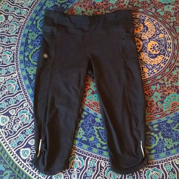 Athleta Pants - Athleta crops with pockets!