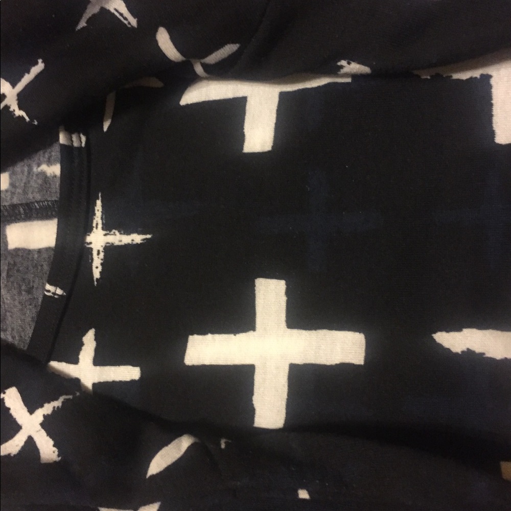 Black cross print lularoe perfect tee xxs - Picture 3 of 4