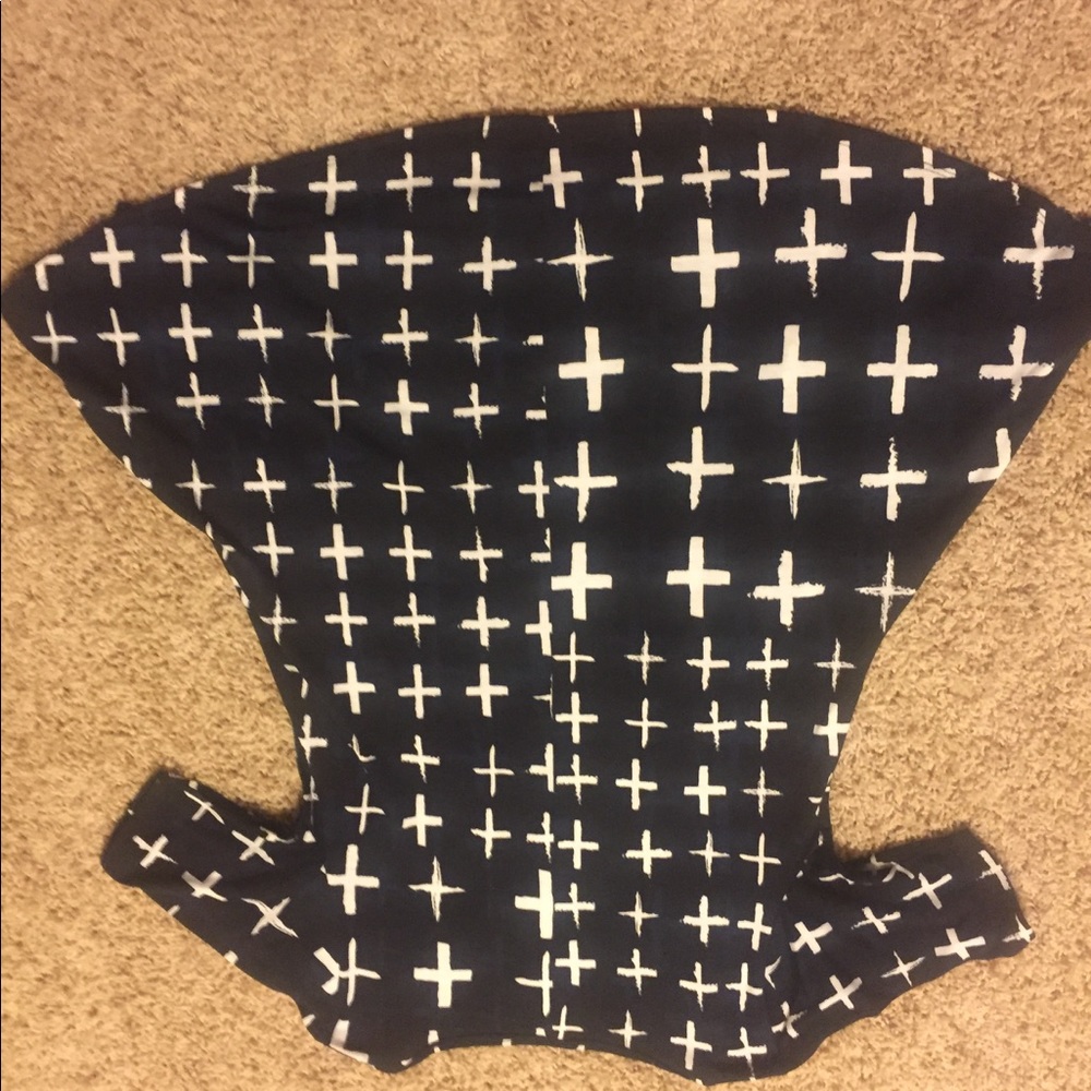 Black cross print lularoe perfect tee xxs - Picture 4 of 4
