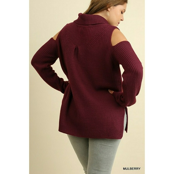 ▫️SOLD OUT▫️Plus Size Cold Shoulder Sweater - Picture 3 of 8