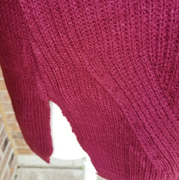 ▫️SOLD OUT▫️Plus Size Cold Shoulder Sweater - Picture 7 of 8