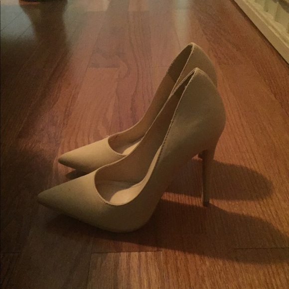 Heels - Picture 2 of 2