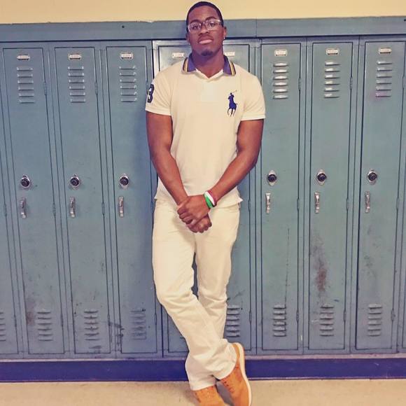 Meet your Posher, Carlos - Picture 1 of 1