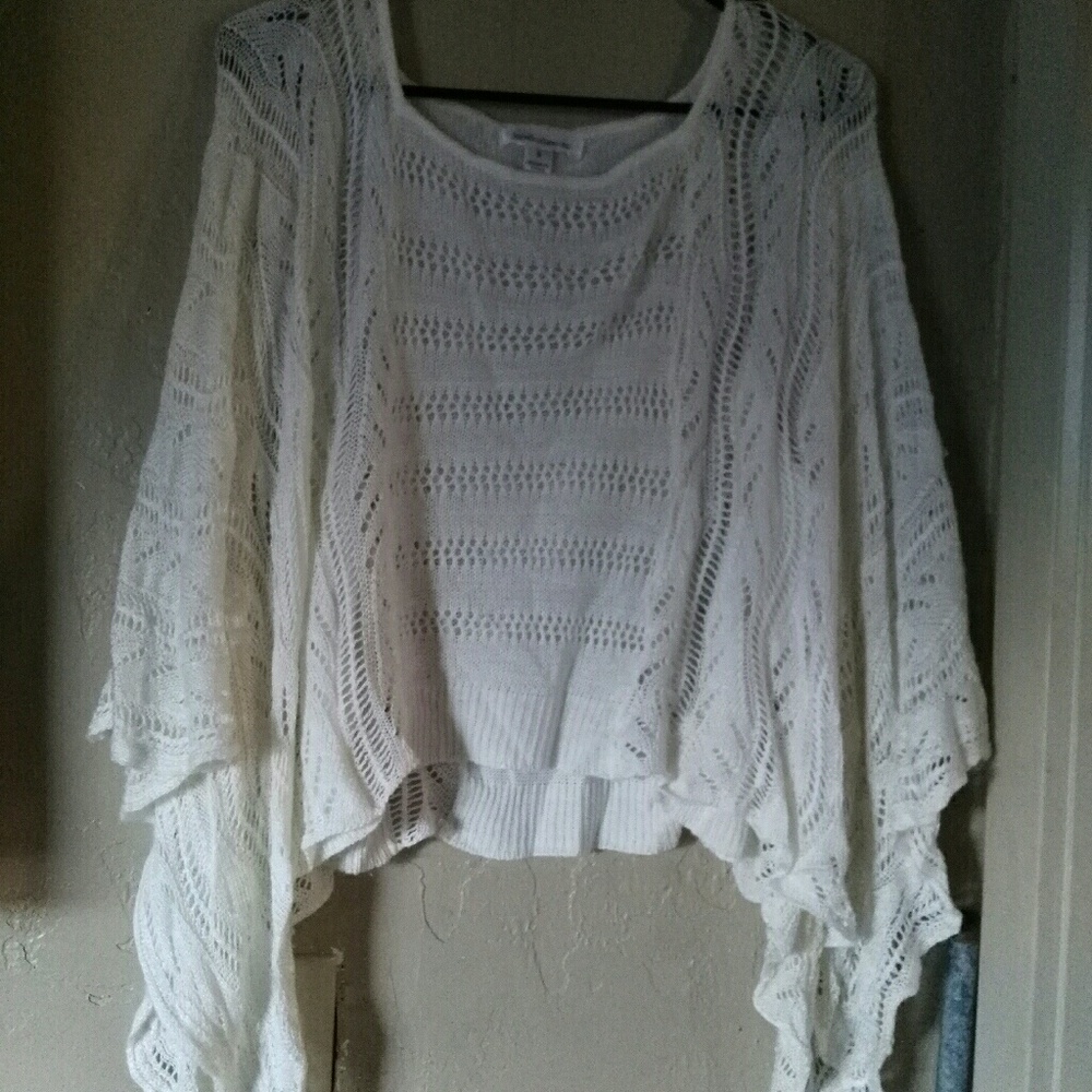 Cropped shawl type shirt