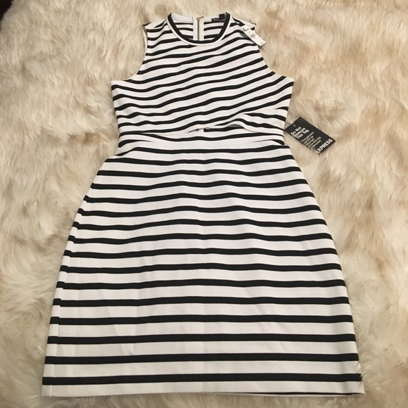 Express Dresses & Skirts - Express body con dress with front cut out