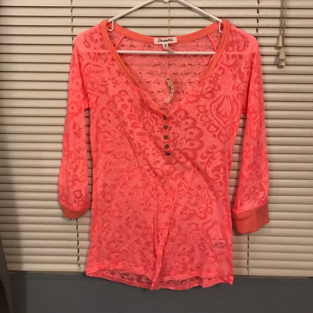 Salmon colored quarter sleeve lace print