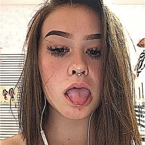 Meet your Posher, Bella