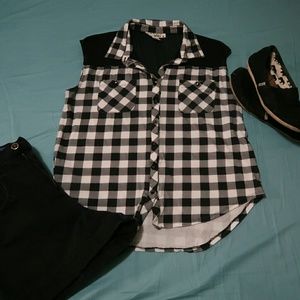 Black and white checked sleeveless shirt