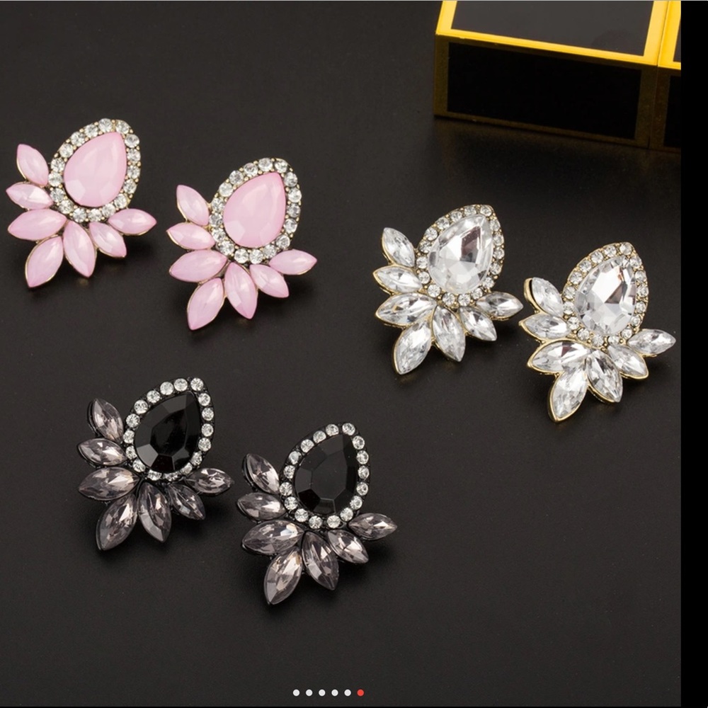 🎉🎉HOST PICK🎁🎁Rhinestone Gray/Pink/Black studs - Picture 1 of 7