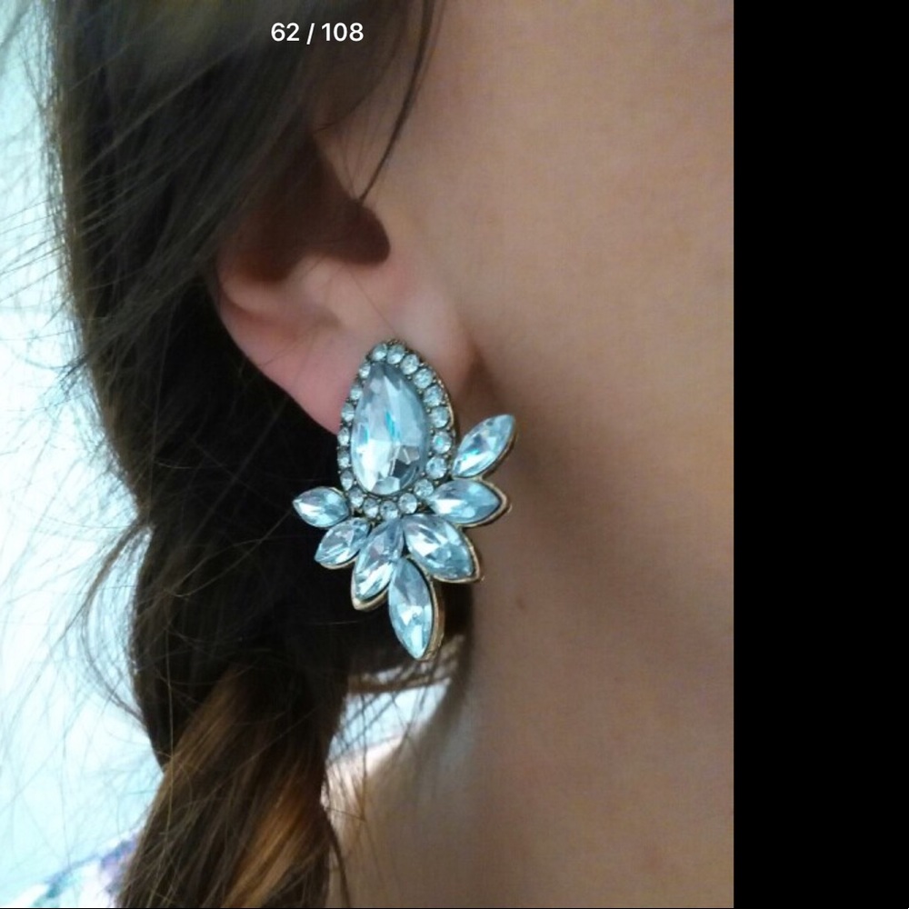 🎉🎉HOST PICK🎁🎁Rhinestone Gray/Pink/Black studs - Picture 2 of 7