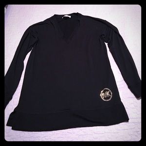 Soft stretchy long sleeve v-neck tee