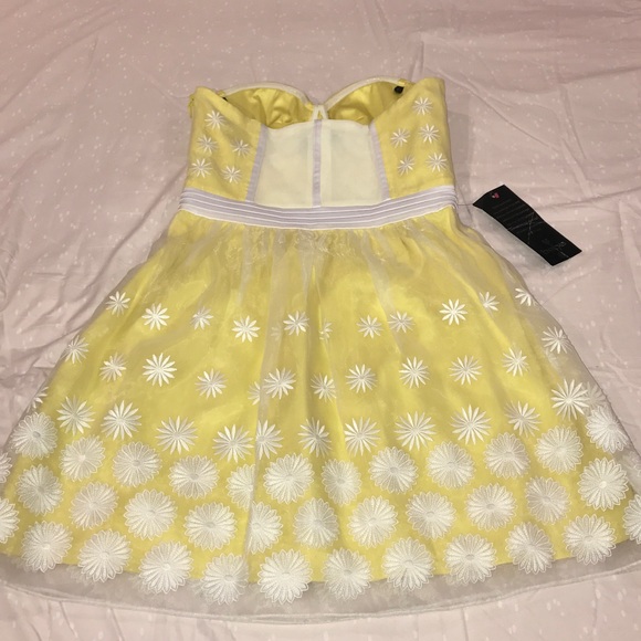 🌸FINAL PRICE 🌸BEBE DRESS🌸 - Picture 5 of 7