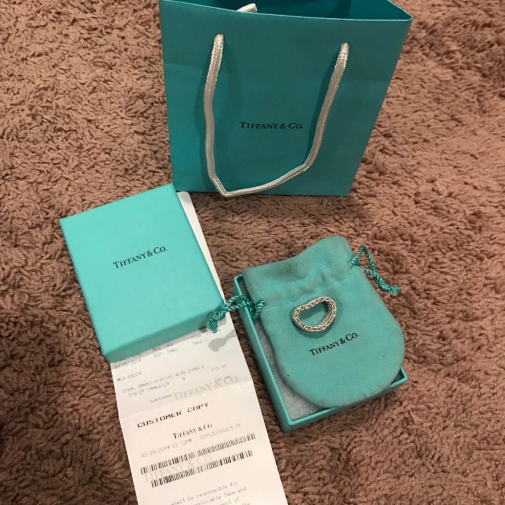 Authentic Tiffany and co mesh ring!! Size 6