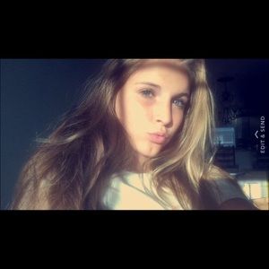 Meet your Posher, Ella