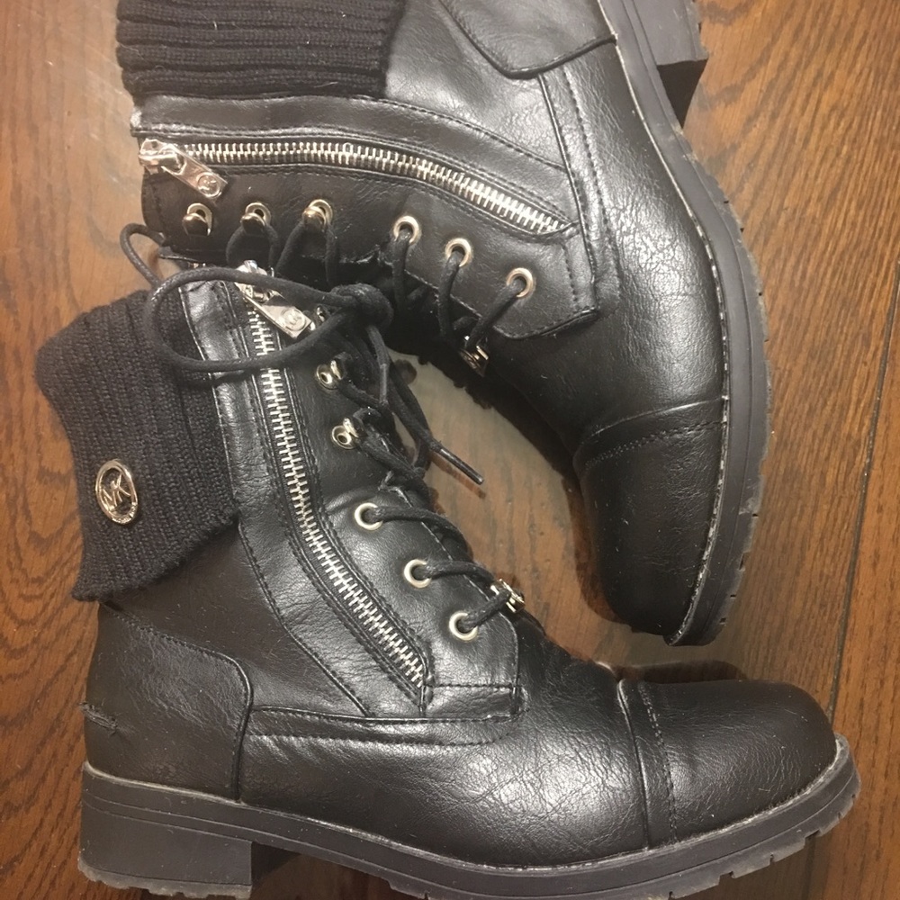 Michael Kor lace up boots