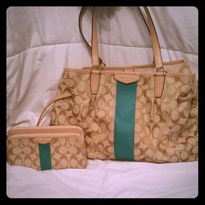 Coach purse and wallet in excellent condition.