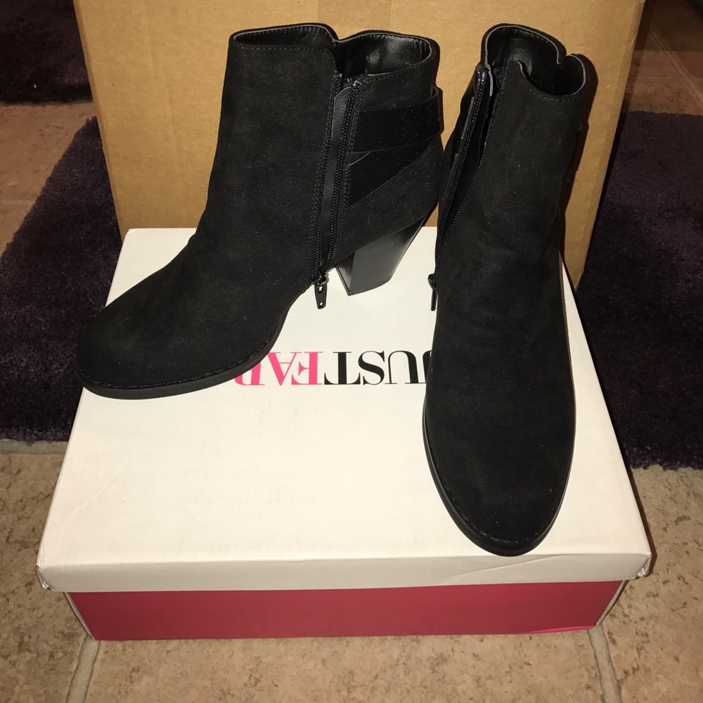 Heeled booties