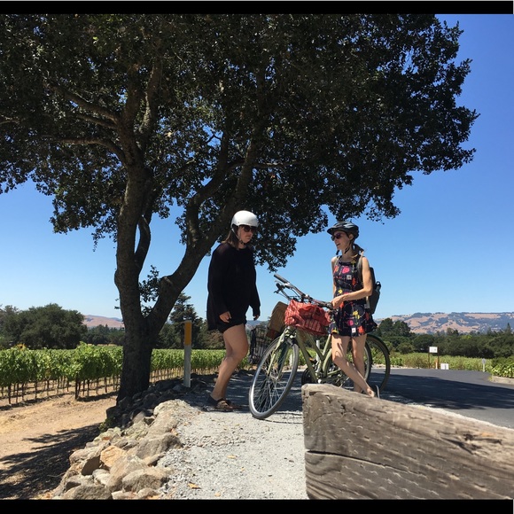 Meet your Posher, Heidi - Picture 3 of 4