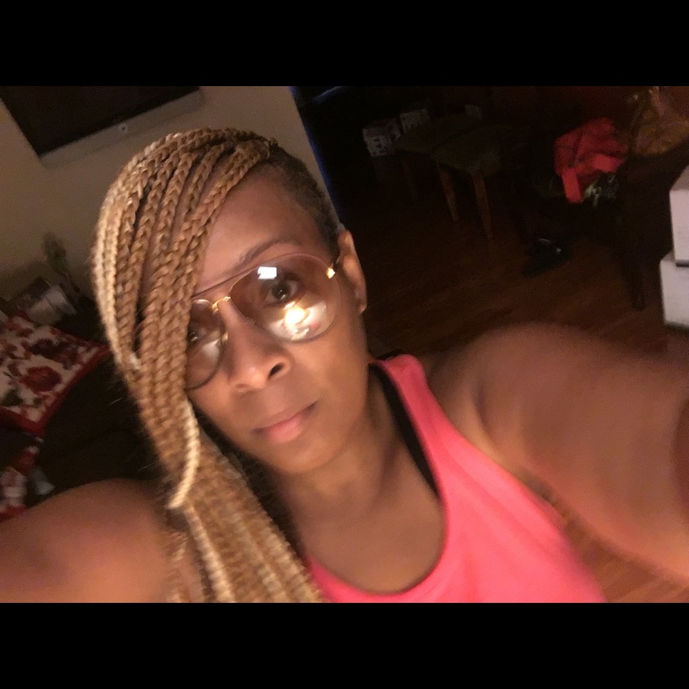 Meet your Posher, Jenee