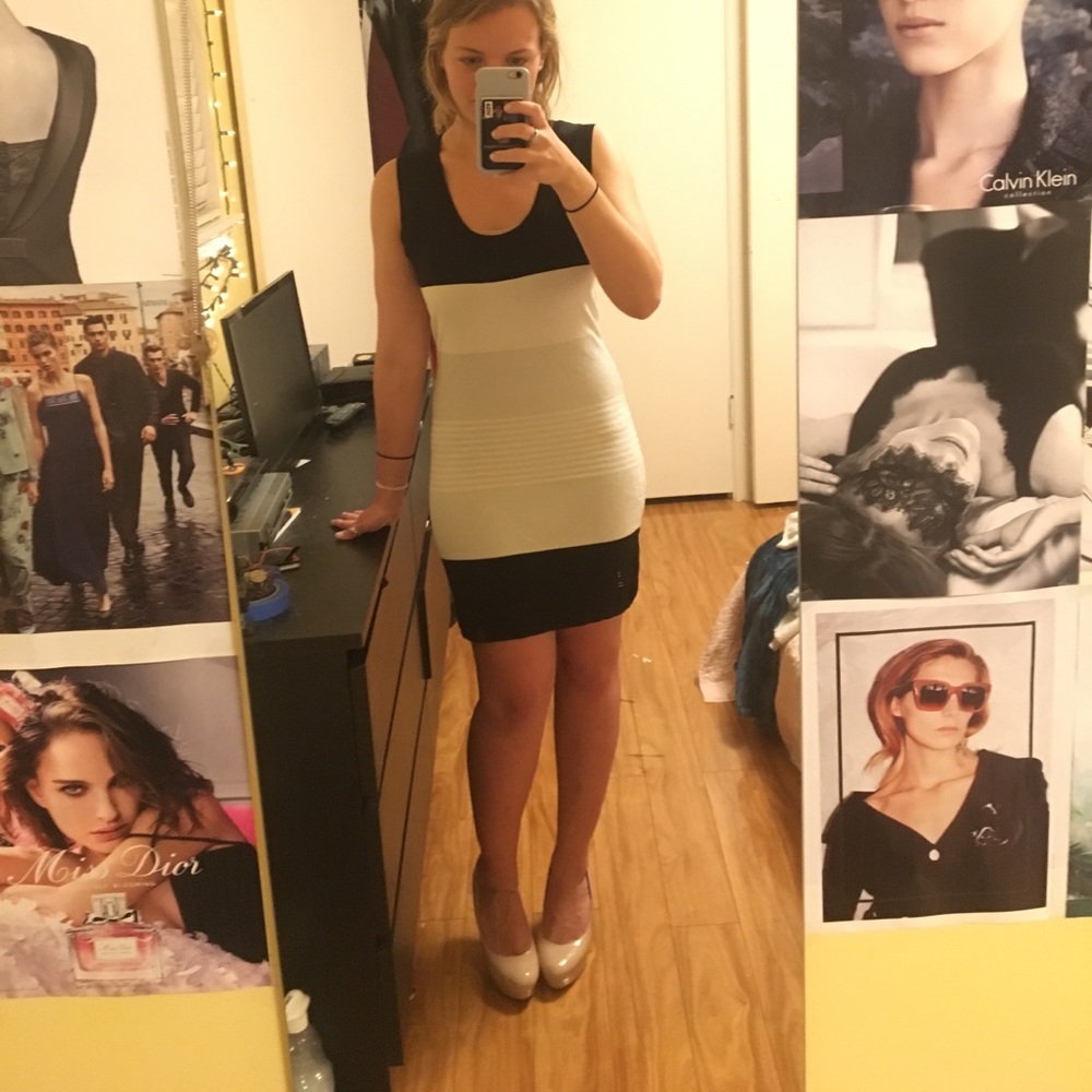 Super cute body con dress