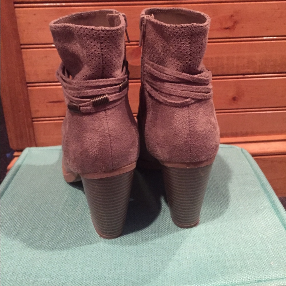 Tan Suede Booties! 🖤 - Picture 3 of 6