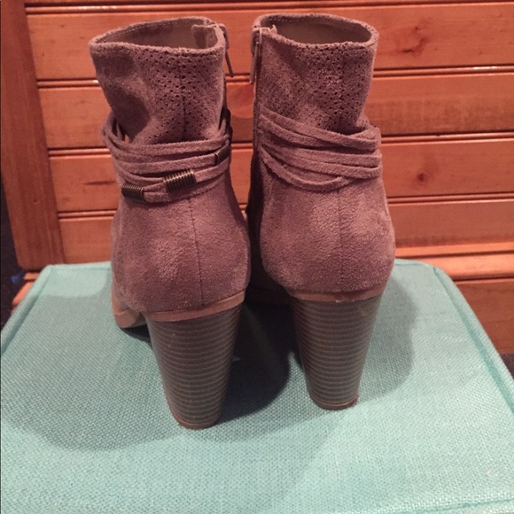 Tan Suede Booties! 🖤 - Picture 3 of 6