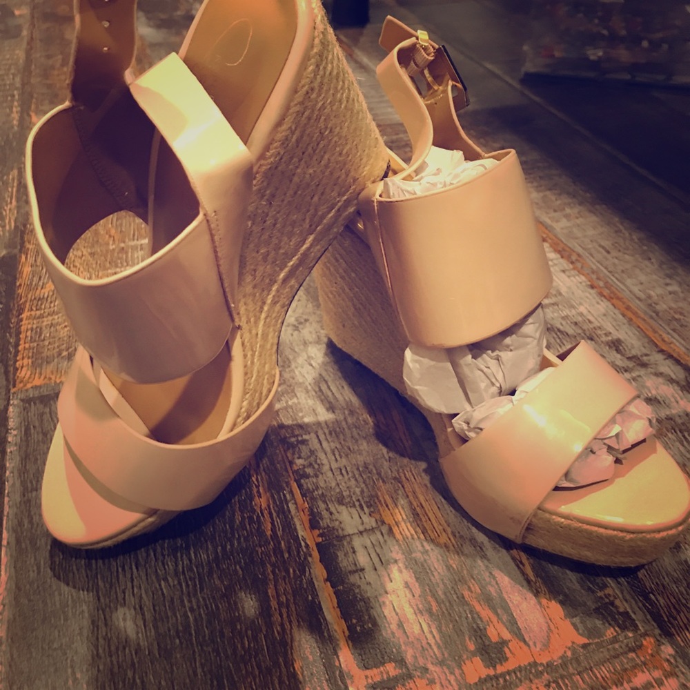LF stores nude wedges NWT