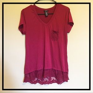 Dark pink vneck tee with lace trim & front pocket