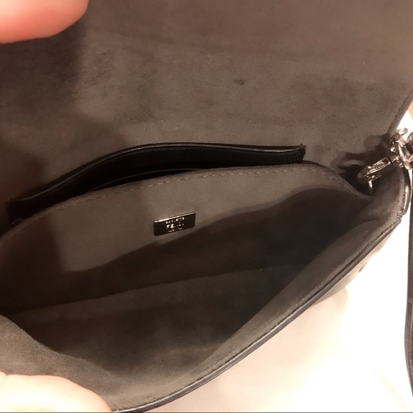 🌹Traded 🌹Fendi Fox Fur Micro Buggie Baguette - Picture 5 of 8