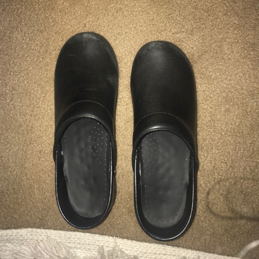 Sanita clogs